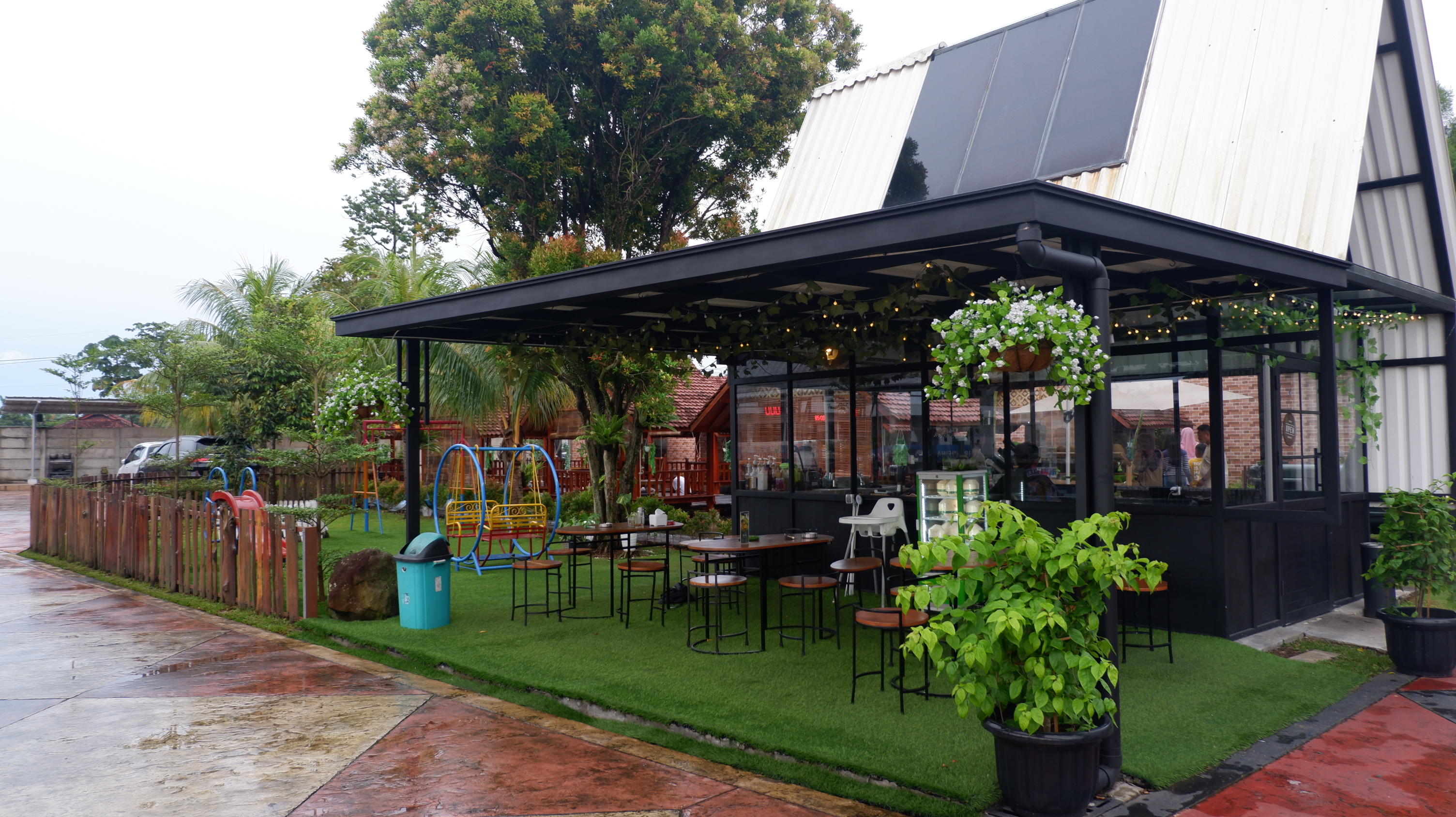Cafe Sekayu Pemancingan Telaga Silet